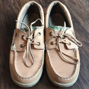 Sperry style shoe